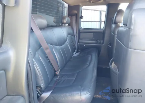 2000 Chevrolet Silverado 1500 Ls from USA, damaged, VIN 2GCEK19T0Y1119752